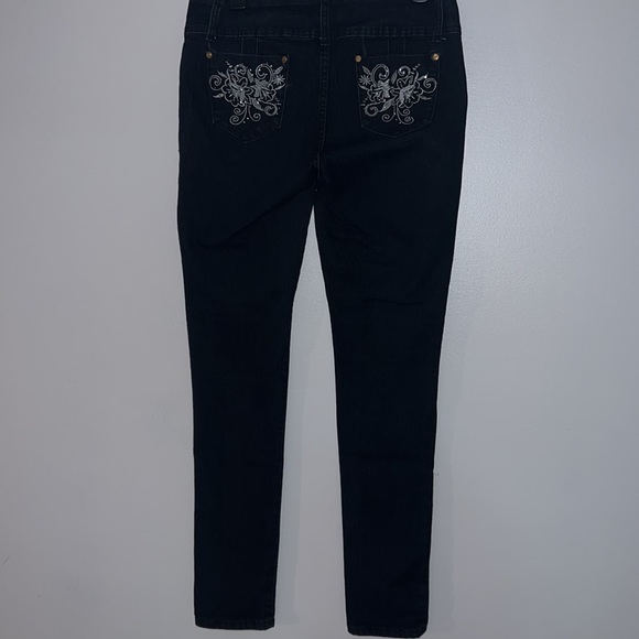 Classic Blue Jeans - Picture 5 of 6